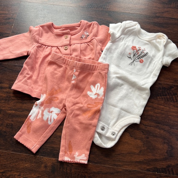 Carter's Peach Floral Matching Set in Newborn - Picture 3 of 5